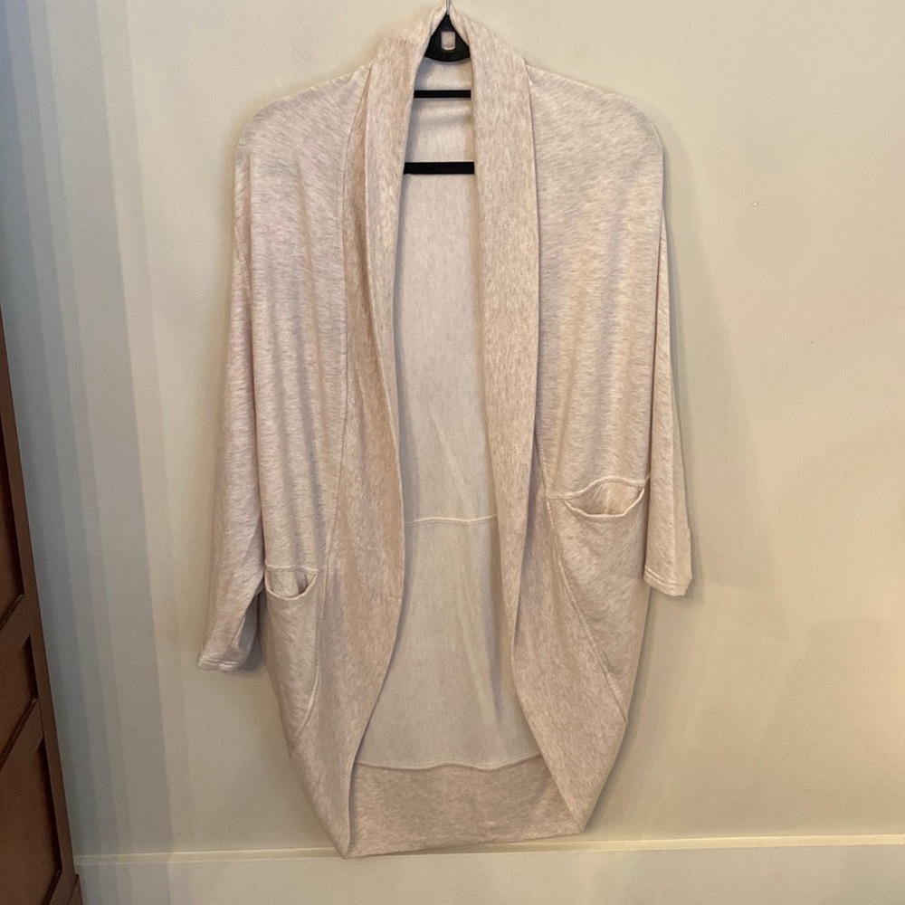 Athleta cocoon wrap sz L